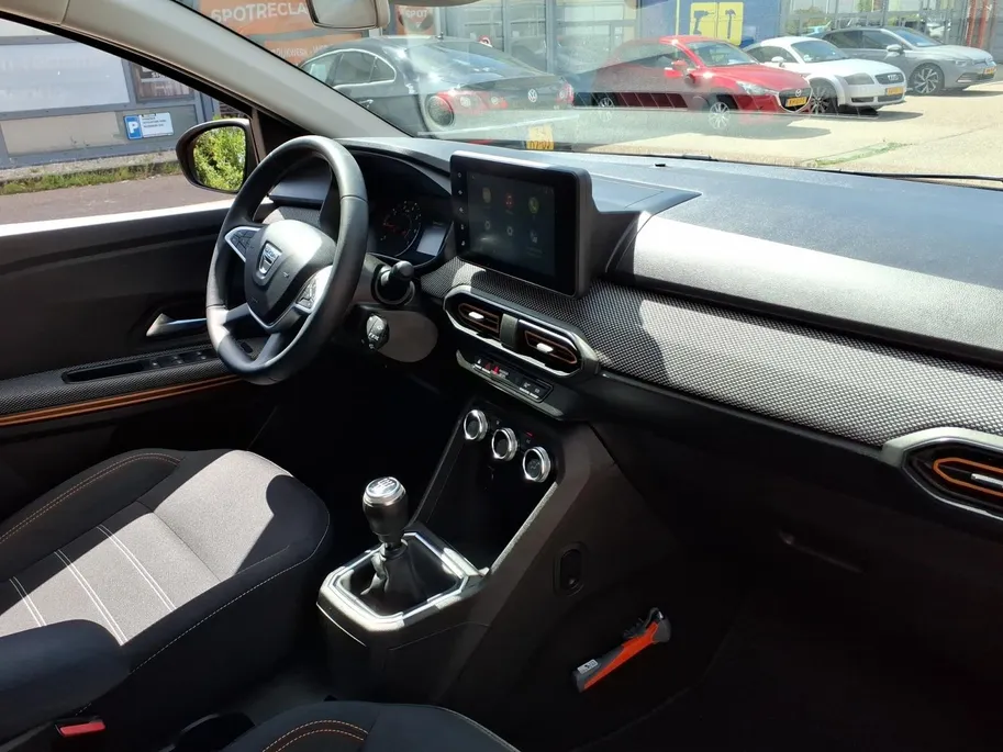 Dacia Sandero 1.0 TCe 100 Bi-Fuel Essential | Trekaak | Andriod/Apple car play | Blindspot