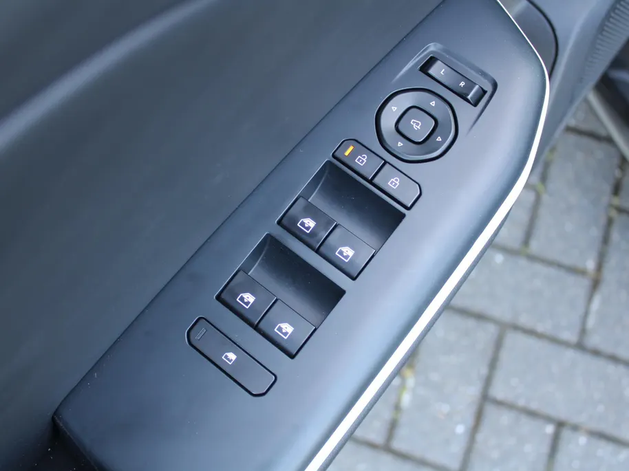Kia K4 Sportswagon 1.0 T-GDi MHEV GT-Line Launch Edition (pano) | Stuur-/stoelverwarming | Camera | LED | 17' LM | Elek. stoel | Draadloze telefoonlader |