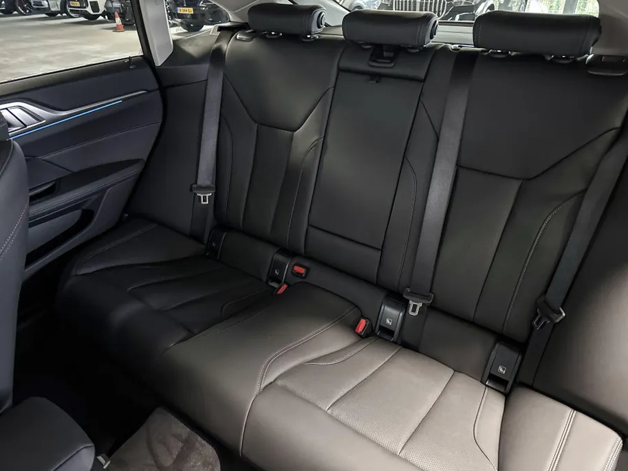 BMW i4 eDrive35 70 kWh