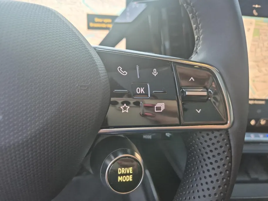 Mitsubishi Eclipse Cross Instyle 87 kWh | Demonstratieauto | Volcanic Grey-zwart dak | 8 jaar garantie , panoramadak var. transparantie , Apple Carplay/Android Auto , alcantara interieurdelen , navigatiesysteem ,voorstoelen verwarmd , warmtepomp