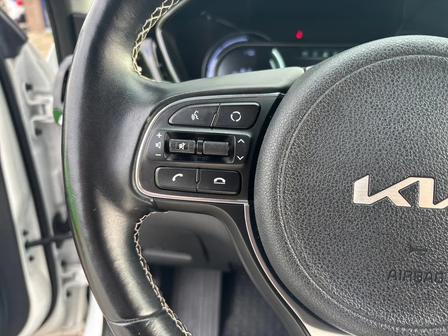Kia e-Niro ExecutiveLine 64 kWh | Trekhaak | JBL | Memory stoelen | Stoel/stuurverwarming | Stoel ventilatie |