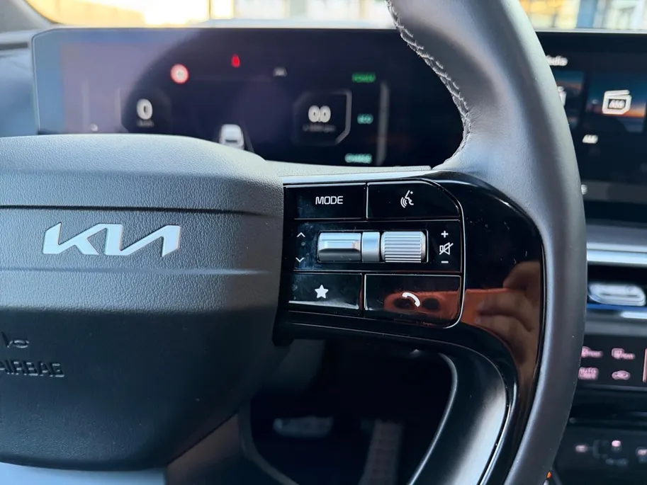 Kia Sorento 1.6 T-GDi Plug-in Hybrid 4WD ExecutiveLine 7p | Navi | Clima | 360° Camera | Stoelventilatie | Stoel-/Stuurverwarming | Cruise Control | Keyless Entry | 7-Persoons|