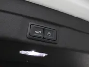Audi A5 Avant 2.0 367pk S-tronic e-hybrid quattro S edition · 360 Camera · Wegklapbare Trekhaak · Bang & Olufsen Audio · Bijrijder Display · Zwart Optiek · 19'' Inch · Garantie t/m 26-07-2030 of 100.000