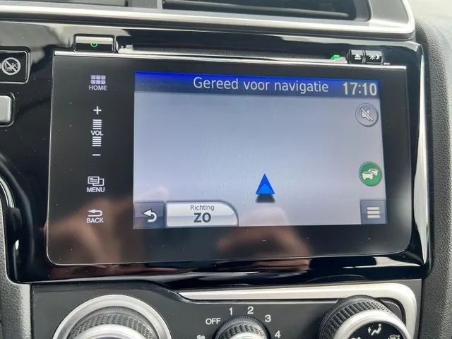 Honda Jazz 1.3 i-VTEC Comfort 102pk AUTOMAAT | TREKHAAK | NAVIGATIE | PARKEERSENSOREN V+A | STOELVERWARMING | 17' LM VELGEN |
