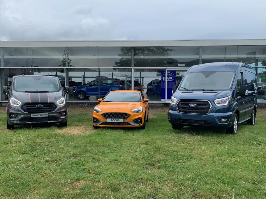 Ford Kuga 2.5 PHEV Titanium | Dealer Onderhouden | SOH 91% | El. Trekhaak | Adapt. Cruise Control | BLISS | Achteruitrijcamera | Parkeersensoren voor & achter | Winterpakket | All Season Banden