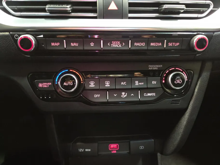 Kia e-Niro DynamicLine 64 kWh | 1e Eigenaar | Accu 99.4% | Trekhaak Afneembaar | Camera | Carplay & Android | Fabrieksgarantie | NAP