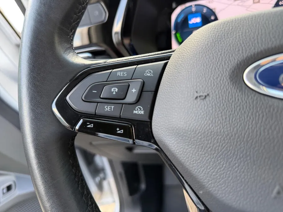 Ford Transit Connect 1.5 EcoBoost PHEV L2 Limited | NL auto | Adapt. Cruise control | Trekhaak | Parkeersensoren voor en achter | Achteruitrijcamera | Navigatie | Apple carplay & Android auto | BLIS | Voorruitverwarming | 17' inch lichtmetalen velgen |
