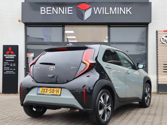 Toyota Aygo X Hybrid 115 pulse Bi-Tone | Easy Pack