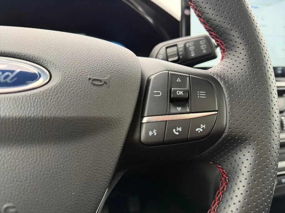Ford Focus Wagon 1.0 EcoBoost Hybrid ST Line X | 155 pk | Automaat | Adapt. cruise control | BLIS | Pano dak | Parkeersensoren voor en achter | Achteruitrijcamera | 17' lichtmetalen velgen | Privacy glas | Fabrieksgarantie |