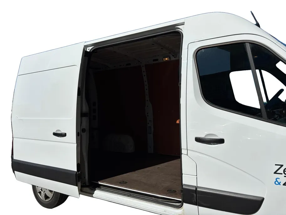 Renault Master T33 2.3 dCi 135 L2H2 Work Edition Demo | Cruise Control | Camera |