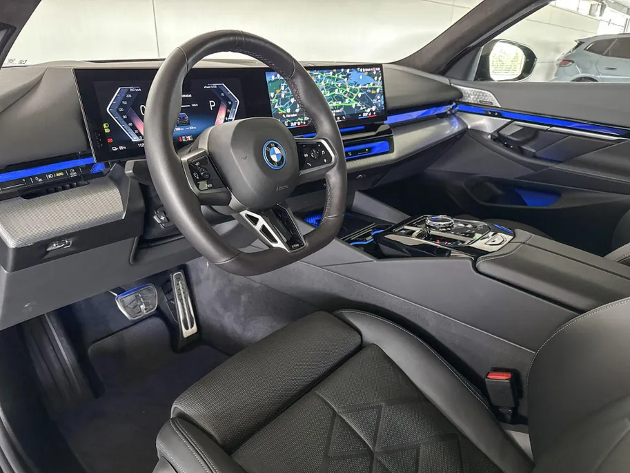 BMW i5 Touring xDrive40 84 kWh