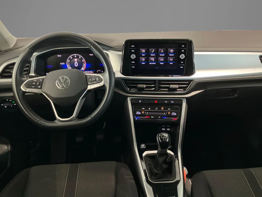 Volkswagen T-Roc 1.0TSI/115PK Life Edition · Apple/Android Car Play· Camera + Parkeersensoren · Keyless · 27-06-2028 of 100000km.