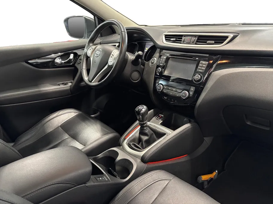 Nissan QASHQAI 1.2 Tekna | ALL SEASON BANDEN | STOELVERWARMING | PANORAMA DAK | 360 CAMERA | ELEKTRISCHE BESTUURDERSTOEL
