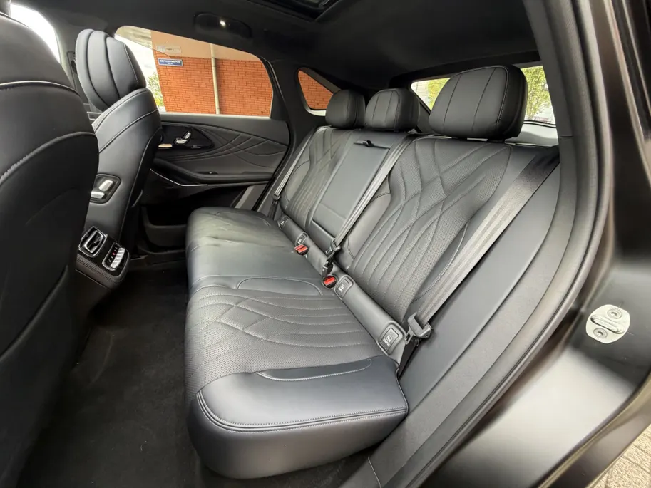 Omoda 9 SHS 1.5T SHS-P Premium - Mat Zwart