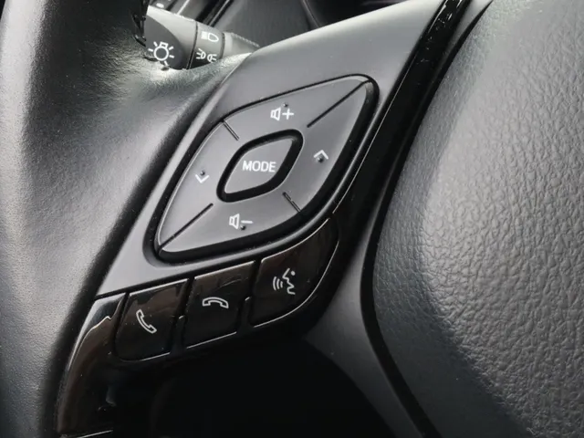 Toyota C-HR 2.0 Hybrid First Edition Trekhaak | Blindspot | Stuur en stoelverwarming