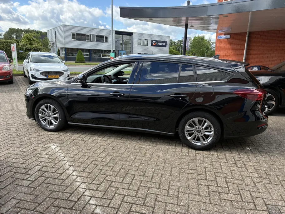 Ford Focus Wagon 1.0 EcoBoost Hybrid Titanium GROOTSCHERM, WINTERPAKKET.