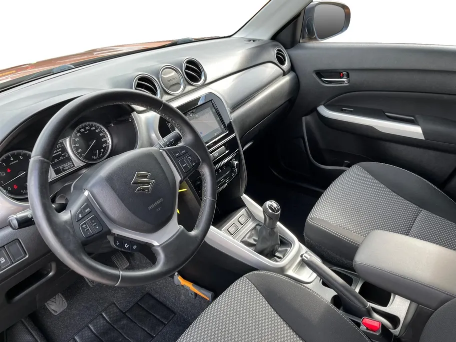 Suzuki Vitara 1.6 Exclusive | Cruise Control | Climate Control | Parkeer Camera | Apple/Android Carplay | Stoelverwarming | Navigatie |