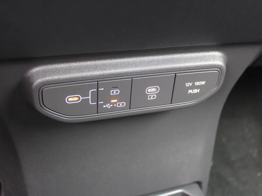 Kia EV5 GT-PlusLine 81.4 kWh | Schuifdak | Stuur-/stoelverwarming + ventilatie | Warmtepomp | 360 Camera | Geheugenstoel | Leer | HUD | LED | 19' LM |