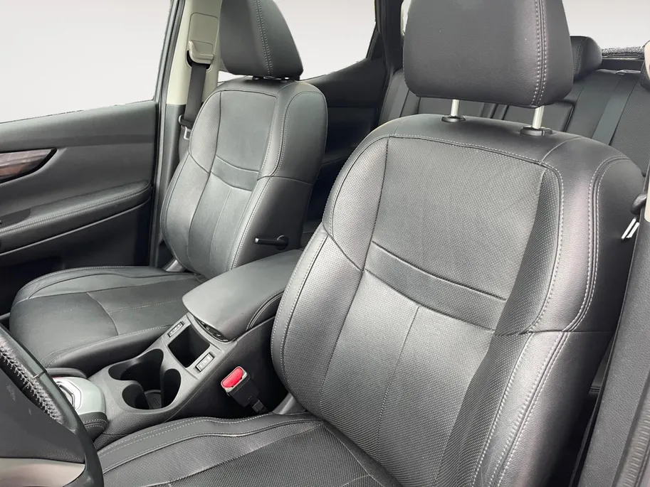 Nissan QASHQAI 1.2 Tekna *Automaat*Navi+360Camera*Climate Control*Stoelverwarming*Panoramadak*Trekhaak*LM.Velgen*Lederen bekleding*Zeer nette auto!