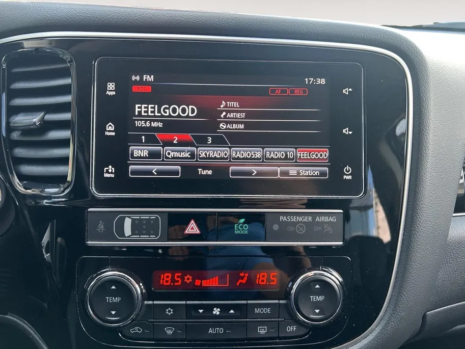 Mitsubishi Outlander 2.4 PHEV Pure+ | Automaat | Keyless start | Keyless entry | Stoel Verwarming | Trekhaak | Cruise control |