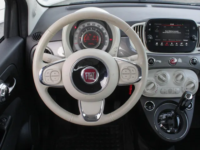 Fiat 500 1.2 Lounge Automaat | Carplay / Android auto | Airco | Cruise | Park sens