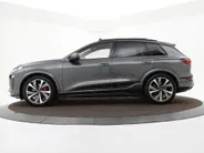 Audi Q6 e-tron S edition performance 100 kWh 306pk · SOH 97,9% · Panoramadak · 360 Camera · Inklap. Trekhaak · Luchtvering · B&O Sound · Head-Up Display · Garantie t/m 15-03-2031 of 100.000km