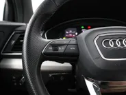 Audi Q5 Sportback 50 TFSIe 299pk S-Tronic S edition Competition · Panoramadak · Camera · Keyless · Elek. Stoelen + Geheugen Bestuurder · Elek. Achterklep · Apple/Android Car Play ·