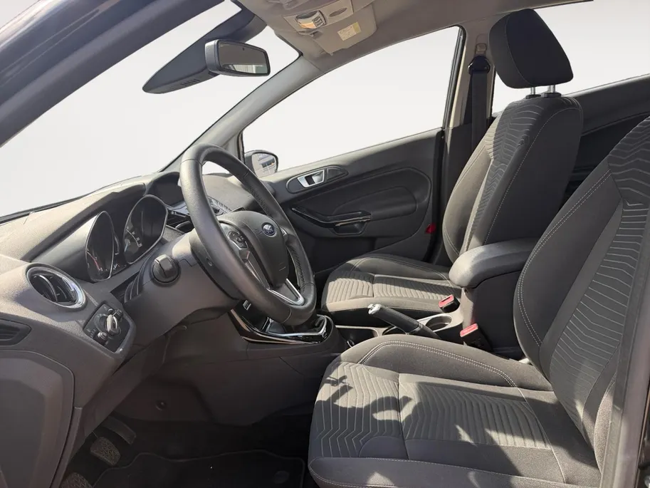 Ford Fiesta 1.0 EcoBoost Titanium | NL auto | Navigatie | Parkeersensor achter | Bluetooth | Cruise control | Verwarmde voorruit |