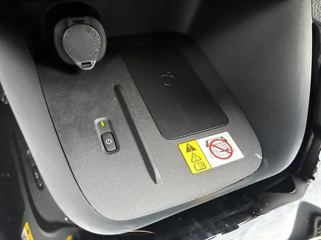 Toyota Yaris 1.5 Hybride Executive | Bi-Tone | Pdc (12367km)