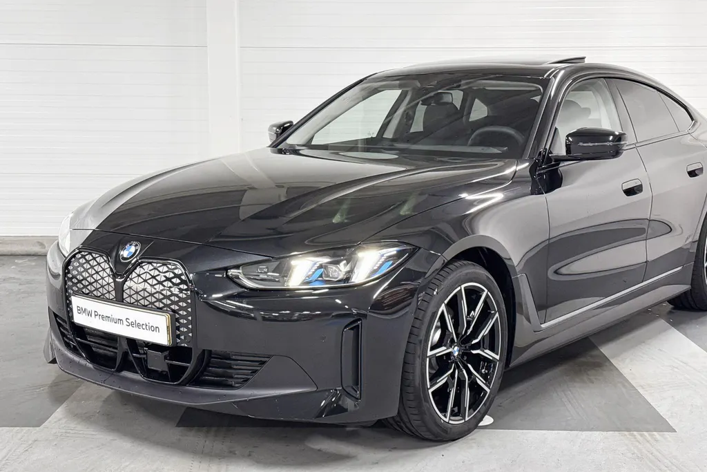 BMW i4 eDrive35