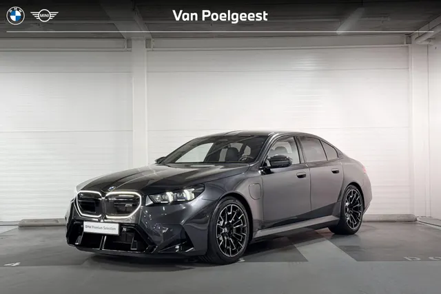 BMW M5 Sedan