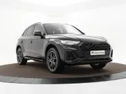Audi Q5 50 TFSIe 299pk S-tronic S edition · Camera · Wegklapbare Trekhaak · Apple/Android Car Play · Navigatie · 20'' Inch ·