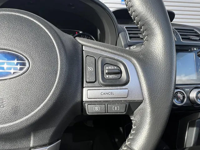 Subaru Forester 2.0 Premium Automaat | Trekhaak | All Season Banden | Elek. Schuif/Kantel Dak |17' LM Velgen | Navigatie