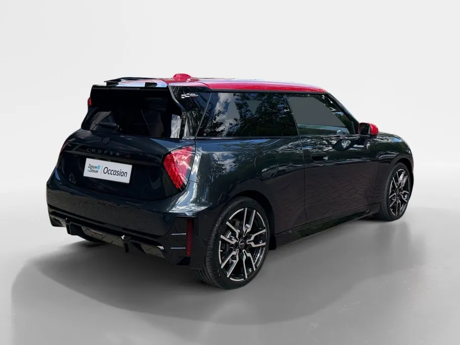 MINI 3-Deurs Cooper E John Cooper Works XL 40.7 kWh BOMVOL | Glassroof | Stoel + stuurverwarming | 360 Camera | Memory functie |