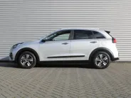 Kia Niro 1.6 GDi Hybrid DynamicPlusLine | Stuur-/stoelverwarming | Camera | Leer | Navi | Clima | Cruise adapt. | LED | Keyless | 16' LM |