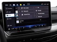 Volkswagen Golf variant Life Edition 1.5 eTSI 116 pk 7 versn. DSG · Achteruitrijcamera · draadloze telefoonlader · Trekhaak inklapbaar, met elektrische ontgrendeling ·