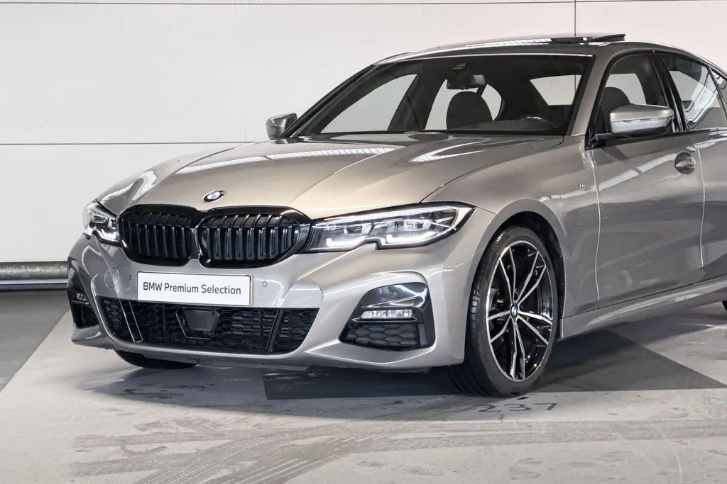 BMW 3 Serie Sedan 320i High Executive M-Sport