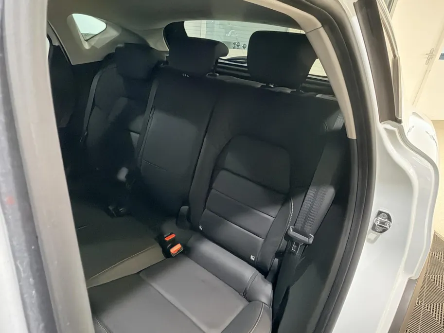 Renault Captur 130PK TCe Initiale Paris Automaat | 1e eigenaar | 360 Camera | Stoelverwarming | Navi | Apple CarPlay/Android Auto | Leder | Adaptive Cruise Control | Climate Control | Full LED | Lichtmetalen Velgen |