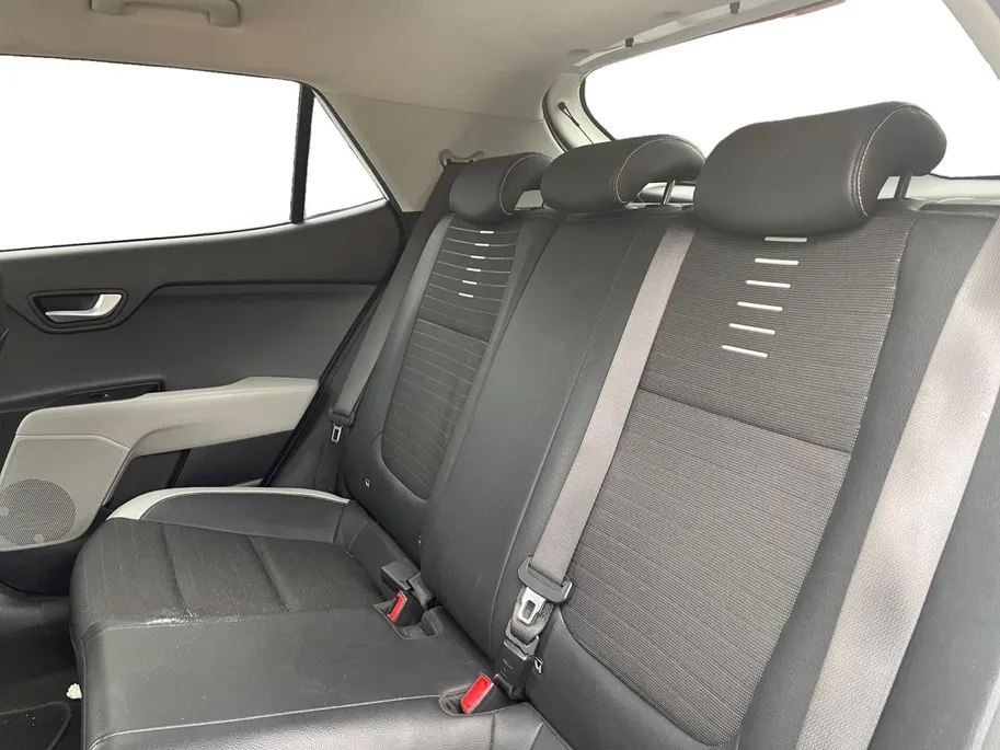 Kia Stonic 1.0 T-GDi Sports Edition | LM-Velgen | Navigatie | Parkeer camera | Cruise control | Luxe interieur