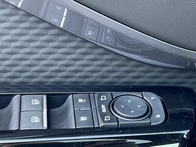 Toyota Urban Cruiser Executive 61 kWh