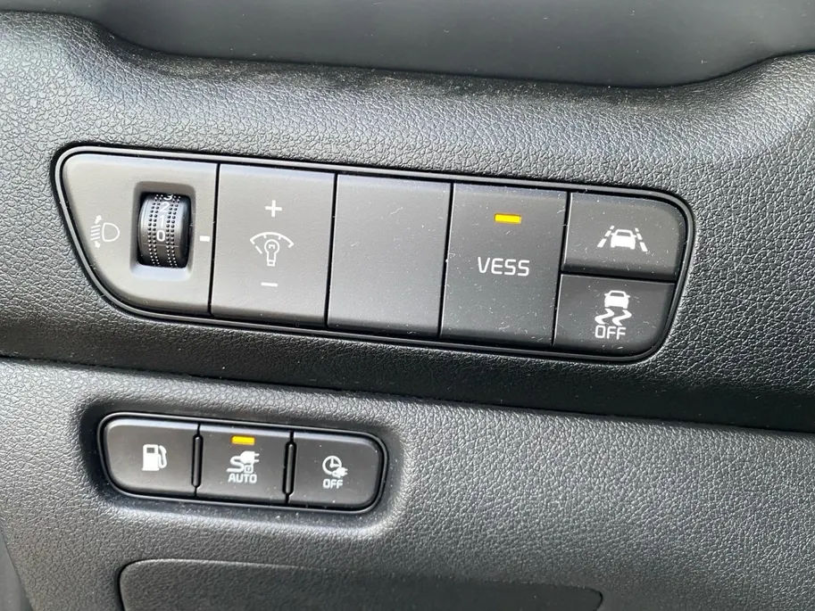 Kia Niro 1.6 GDi PHEV DynamicLine Climate control | Trekhaak | Navigatie | Camera | LM velgen | Stoel,- en stuurverwarming | Elek. best. stoel |