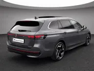 Volkswagen Passat Variant 1.5eHybrid 200kW/272PK R-Line · Panoramadak · Trekhaak · 360°Camera + Parkeersensoren · Garantie t/m 11-11-2030 of 100000km.