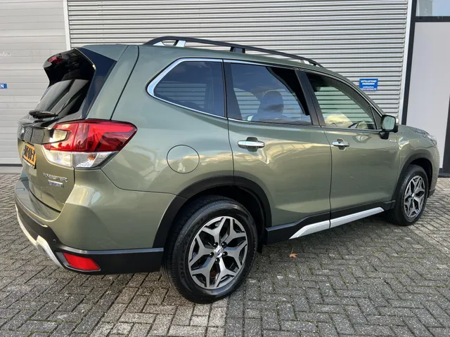 Subaru Forester 2.0i e-BOXER Luxury Automaat | Apple Carplay & Android Auto |