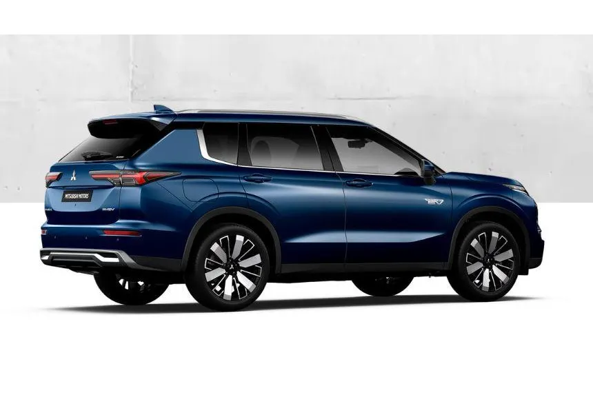 Mitsubishi Outlander 2.4 PHEV Instyle+ € 5.000 euro korting eigen voorraad| 8 jaar garantie| Snel leverbaar | Totaalprijs op is op.m26