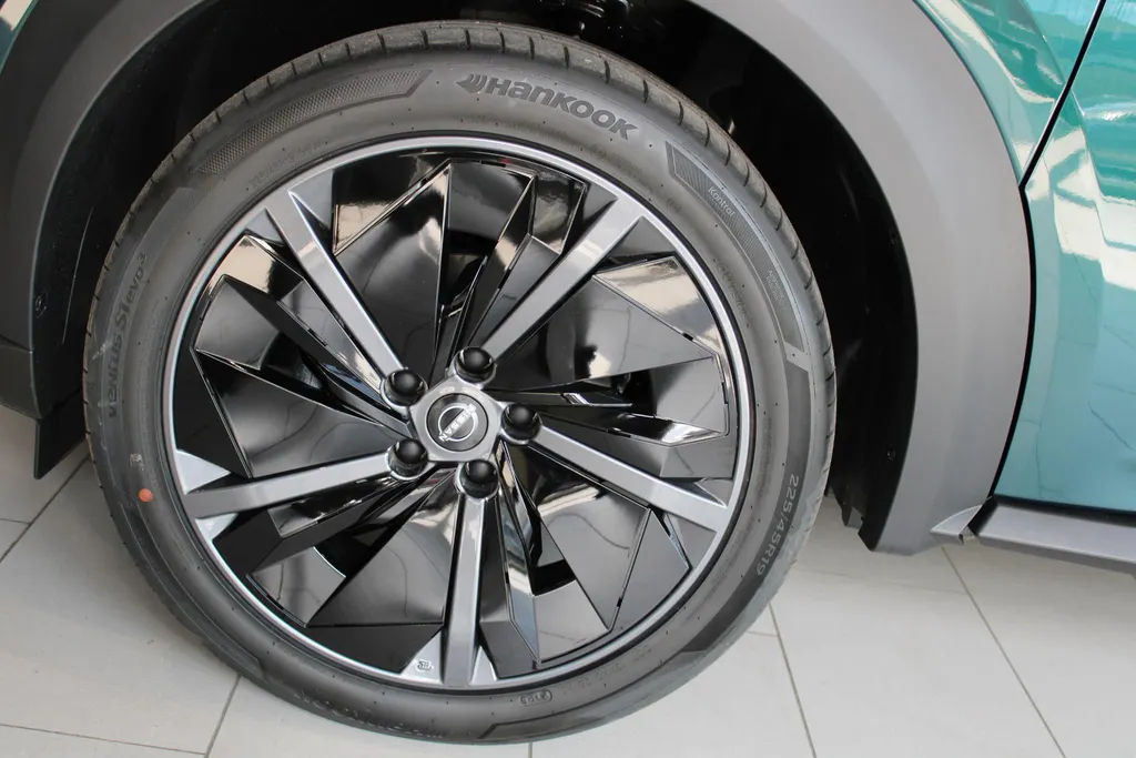 Nissan Juke 1.6 Hybrid Pulse |360grd camera| Bose | Parkeersensoren voor en achter | Navigatie | Automaat| Stoel verwarming | Lederen bekleding | 19inch Wielen| Stuurverwarming |