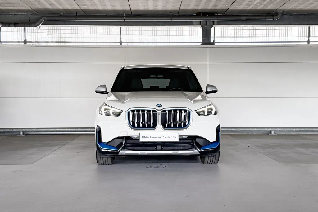 BMW iX1 xDrive30 Launch Edition 67 kWh