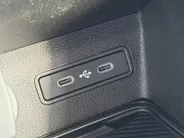 Renault 5 comfort range techno 52 kWh nu op voorraad met 1600,- korting , Pack Advanced Driving Assist , pack winter , Pack Harman Kardon premium sound , Apple Carplay/Android Auto , stoel en stuurverwarming , camera .