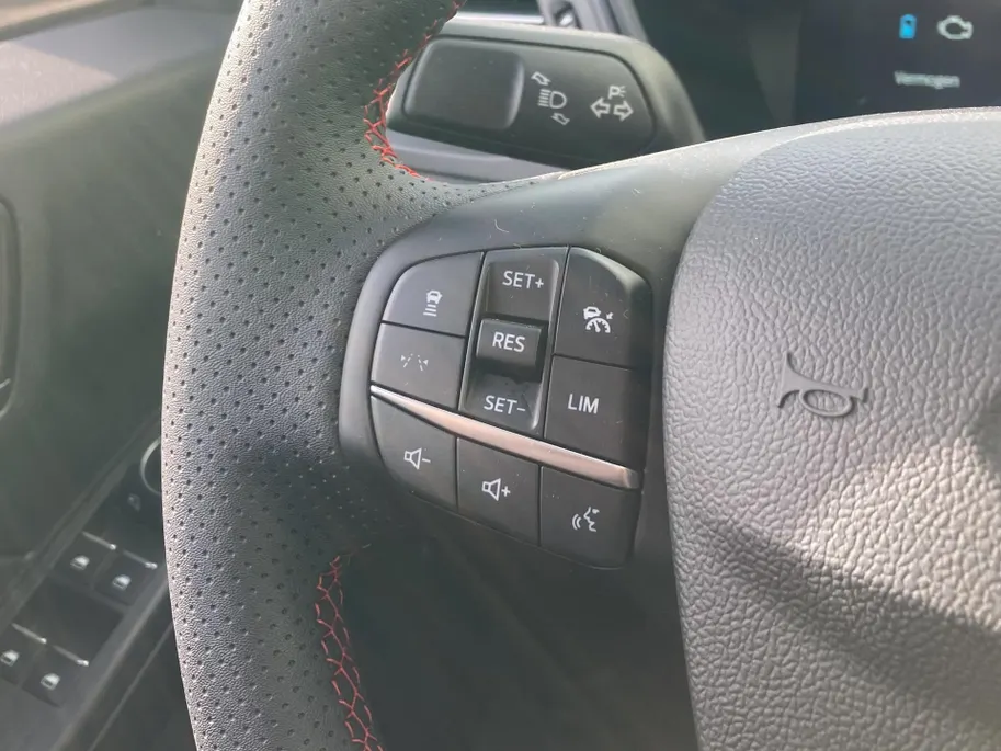 Ford Kuga 2.5 PHEV ST-Line 243 pk 360 graden camera - Elektisch wegklapbare trekhaak - Winter Pack - BLISS