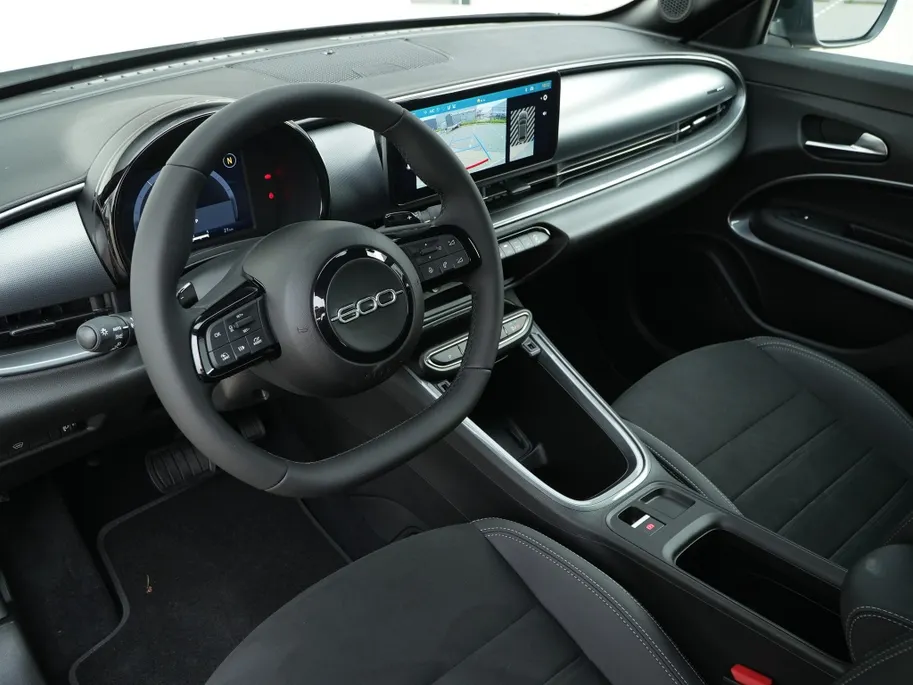 Fiat 600 1.2 Hybrid 145 PK La Prima | Camera | Carplay | Alcantara