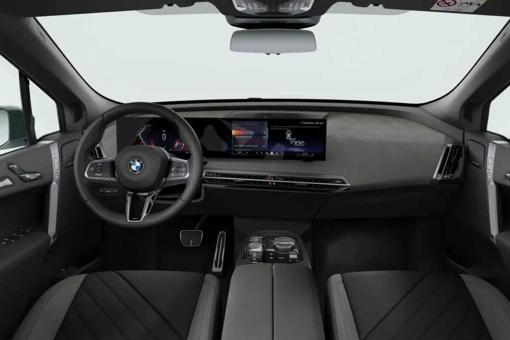 BMW iX xDrive45 101 kWh
